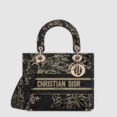 디올 레이디백 디라이트